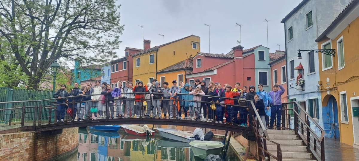 Gli studenti durante il viaggio d'istruzione a Venezia